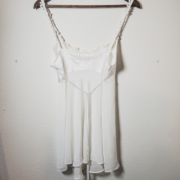 White slip dress - Picture 4 of 7